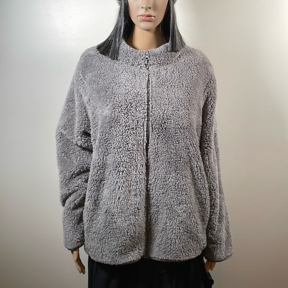 U Collection full-zip polyester fluffy jacket, size 46/48 (US size 14/16)